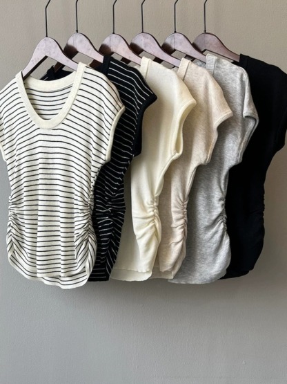 Sarah Round Neck Side Ruched Knit Top-The Black Bow-