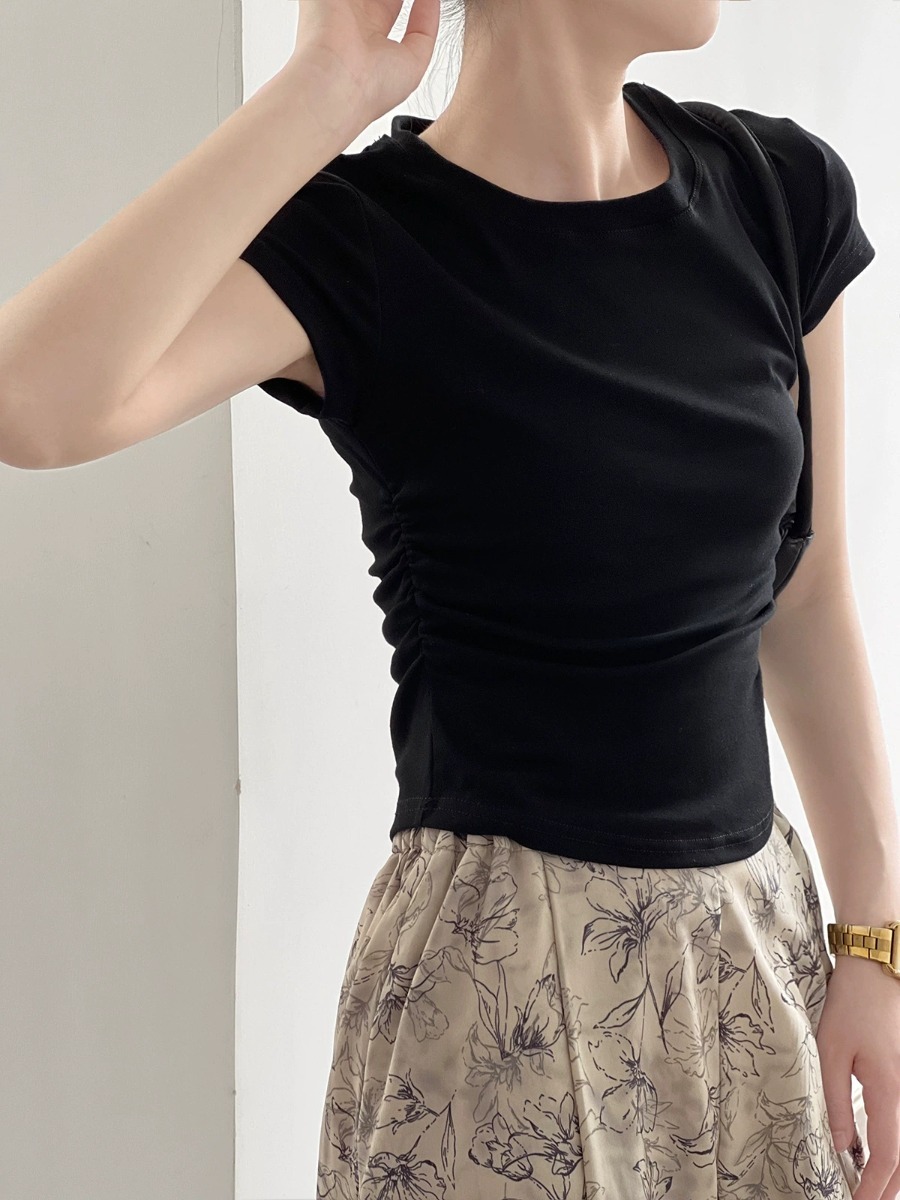 Hadya Round Neck Side Ruched Top-The Black Bow-