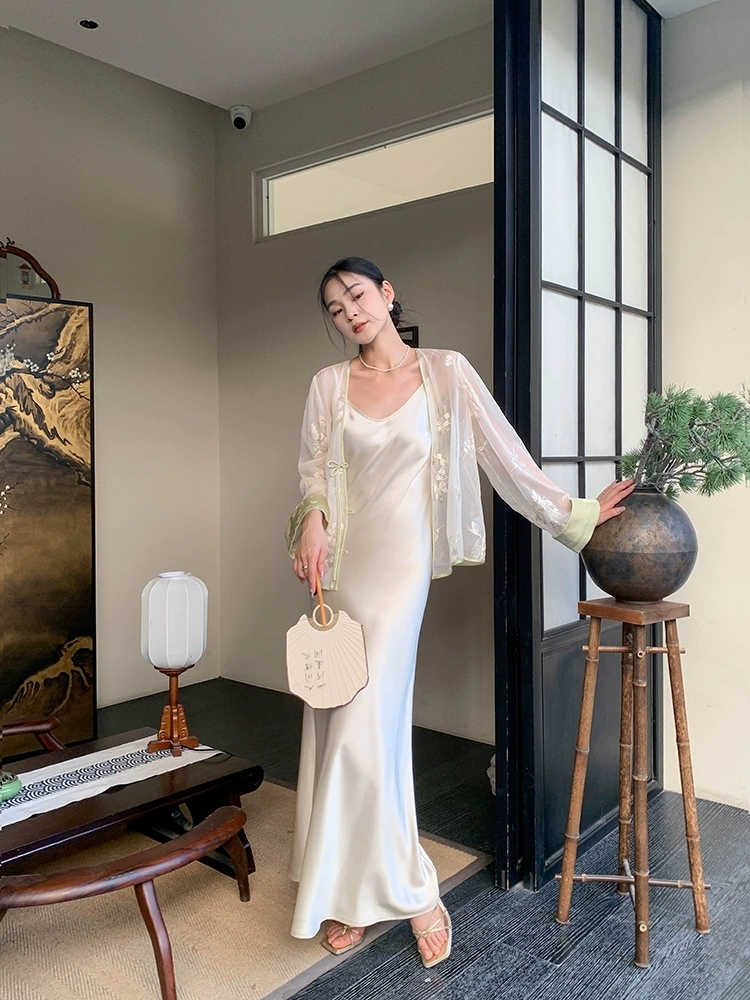 Ding En Color Binding Sleeve Sheer Oriental Cardigan-The Black Bow-