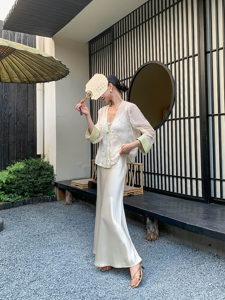 Ding En Color Binding Sleeve Sheer Oriental Cardigan-The Black Bow-