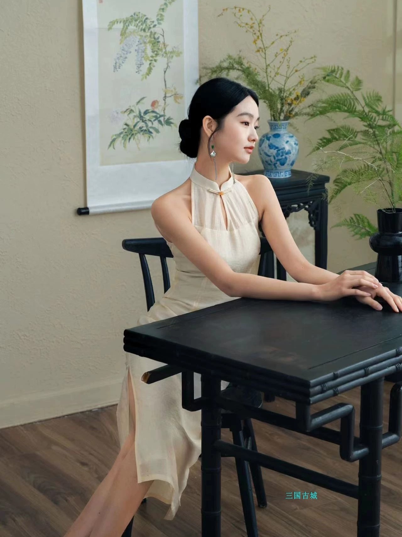 Ya Chuan Halter Neck Cheongsam-The Black Bow-