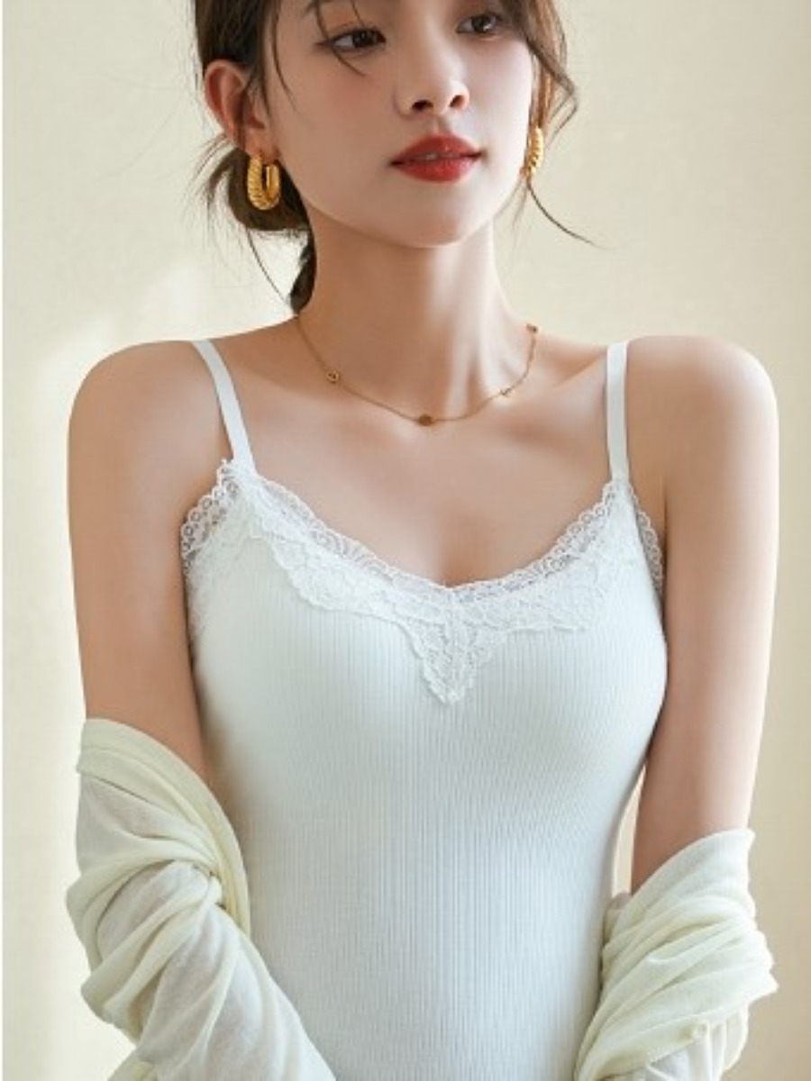 Qyu Lacey Padded Cami Top