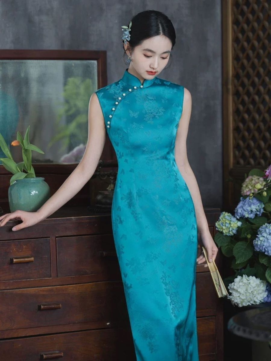 Lu Hu Sleeveless Cheongsam