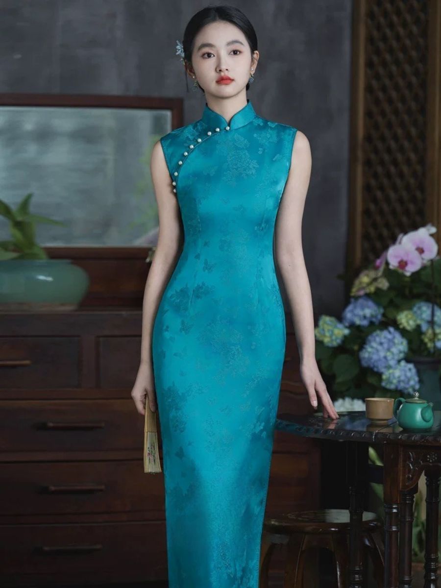 Lu Hu Sleeveless Cheongsam