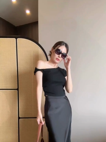 Xaly One-Shoulder Asymmetric Top