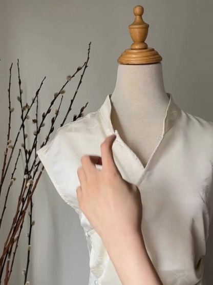 Cang Fen Asymmetric Oriental Top