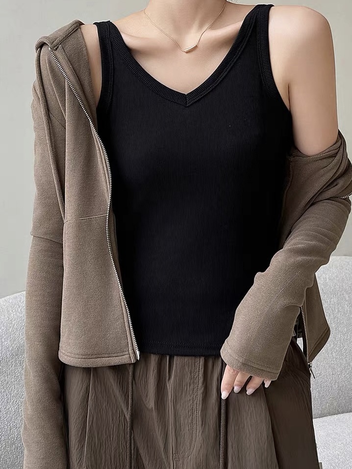 Ulla V-Neck Knit Top