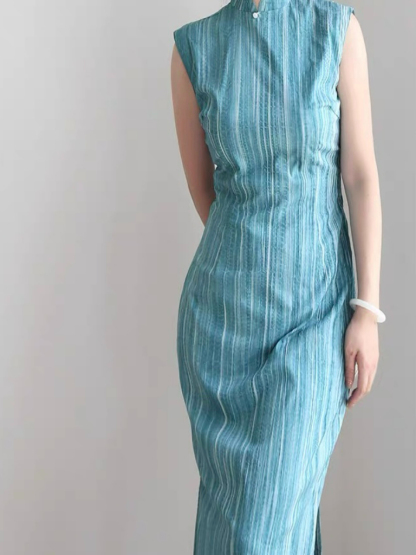 Yi Ning Cap Sleeve Side Slit Pencil Cheongsam-The Black Bow-