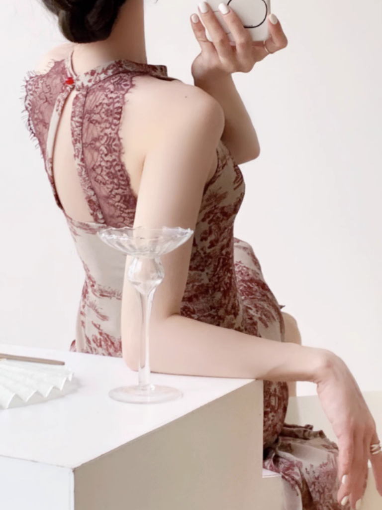 Xue Lee Halter Back Lace Pencil Cheongsam-The Black Bow-