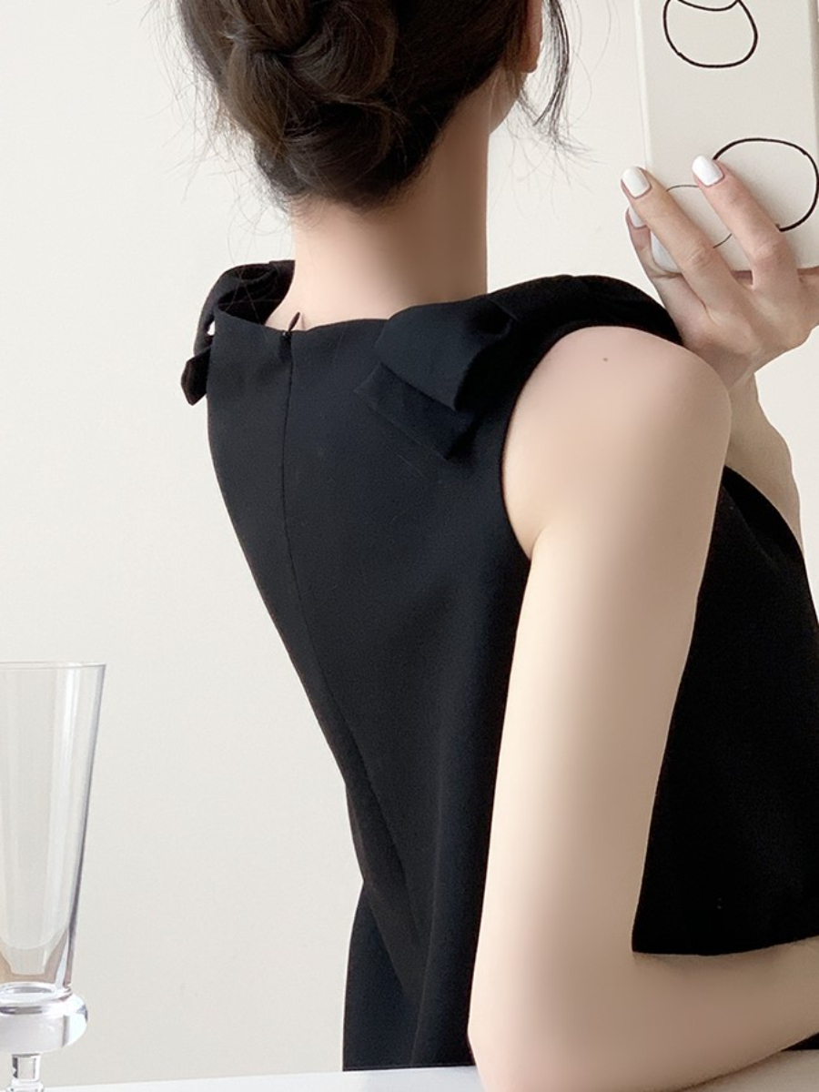 Rikke Solid Bow Sleeveless Shift Dress (Discounted-M size)-The Black Bow-