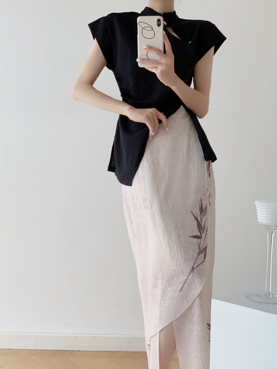 Zi Juan Slit Oriental Top-The Black Bow-