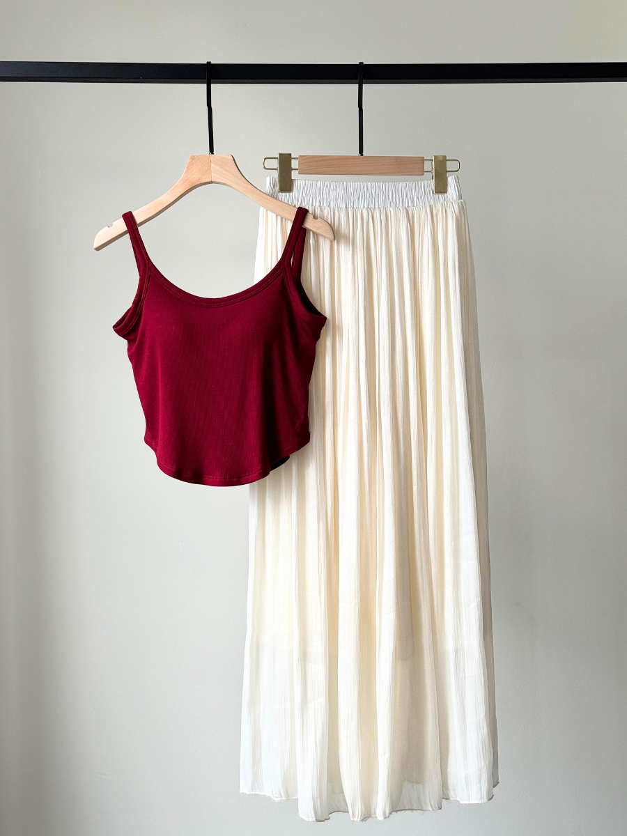 Qynna Low Back Padded Top-The Black Bow-