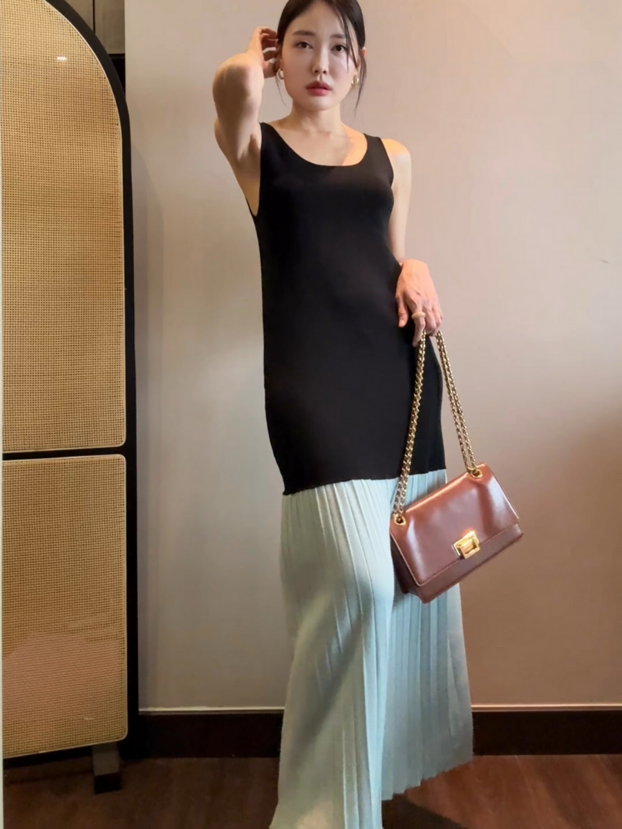 Elise Color Block Pleated Patchwork Knit Dress