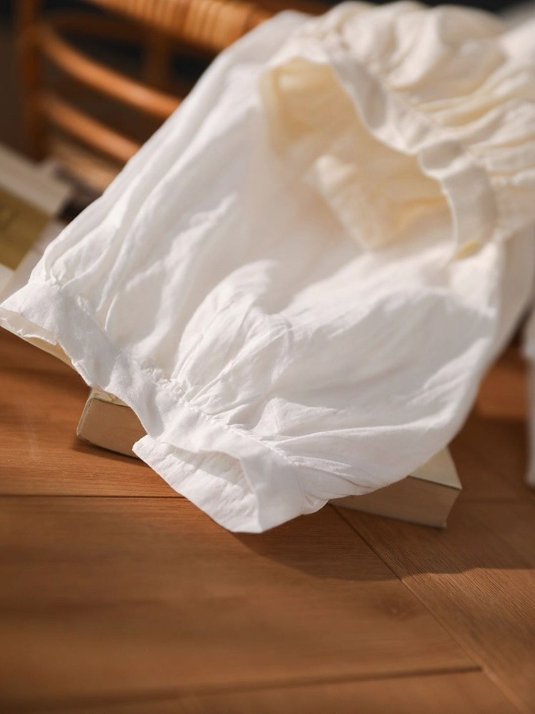 Ling Feng Stand Collar Floral Embosed Top