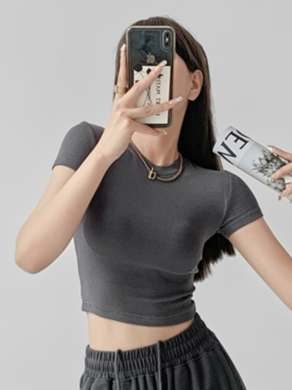 Lisa Minimalist Crew Neck Cropped Tee-The Black Bow-