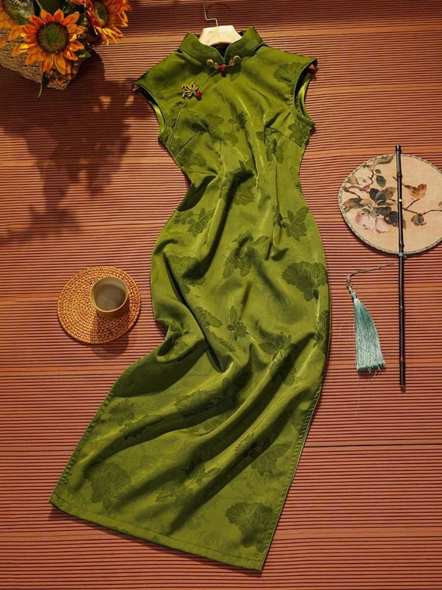 Lu Lv Sleeveless Cheongsam