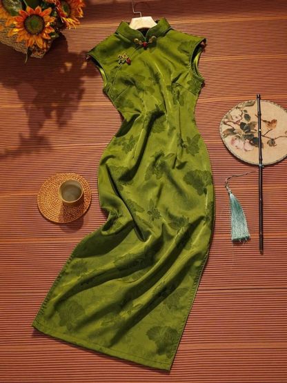 Lu Lv Sleeveless Cheongsam