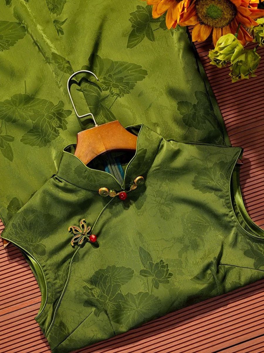 Lu Lv Sleeveless Cheongsam