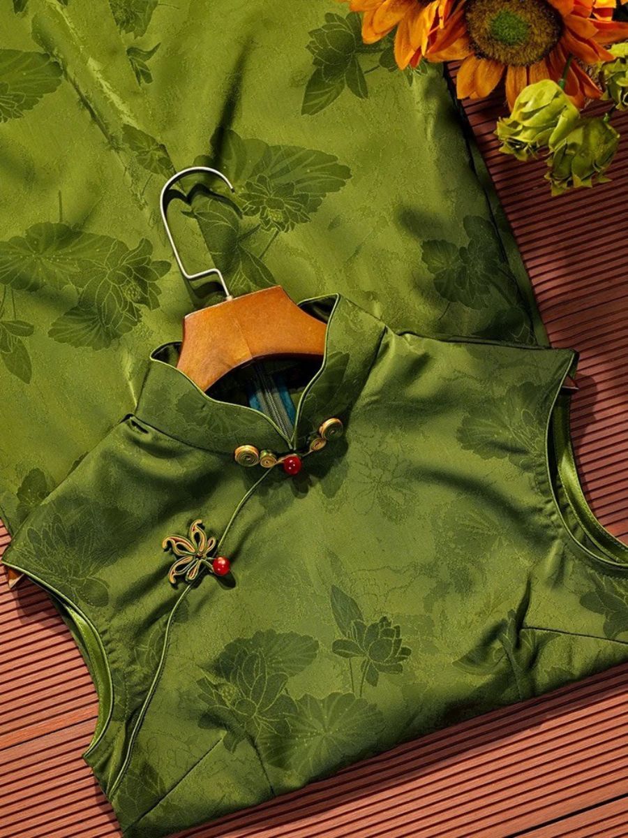 Lu Lv Sleeveless Cheongsam