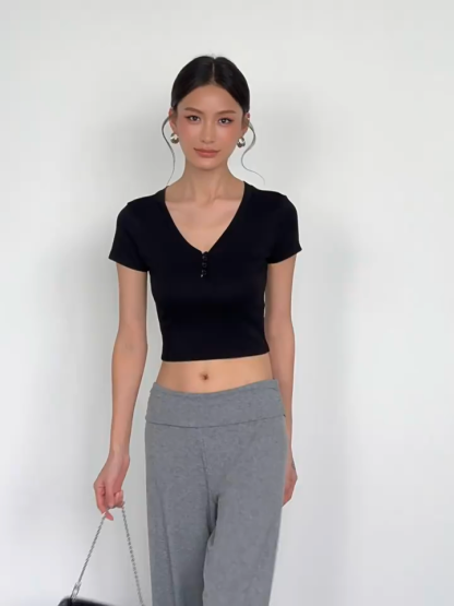 Rubby Buttoned Knit Top