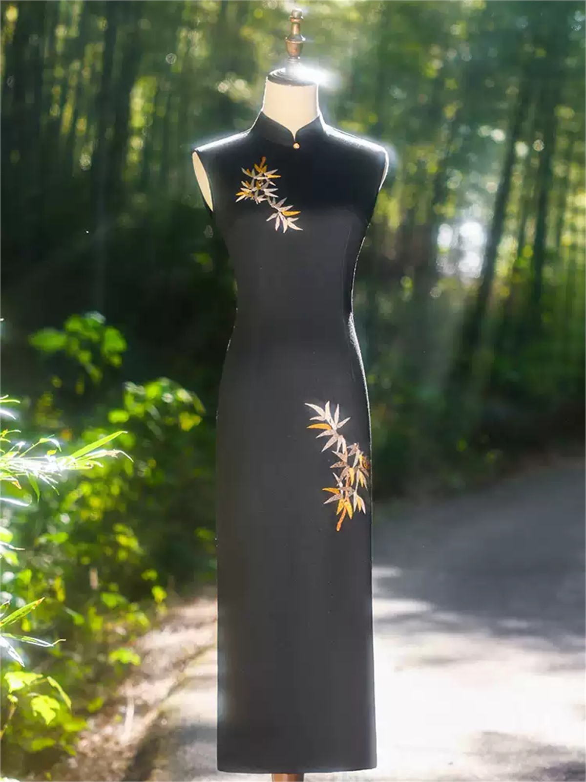 Ya Bei Bamboo Embroidered Sleeveless Cheongsam