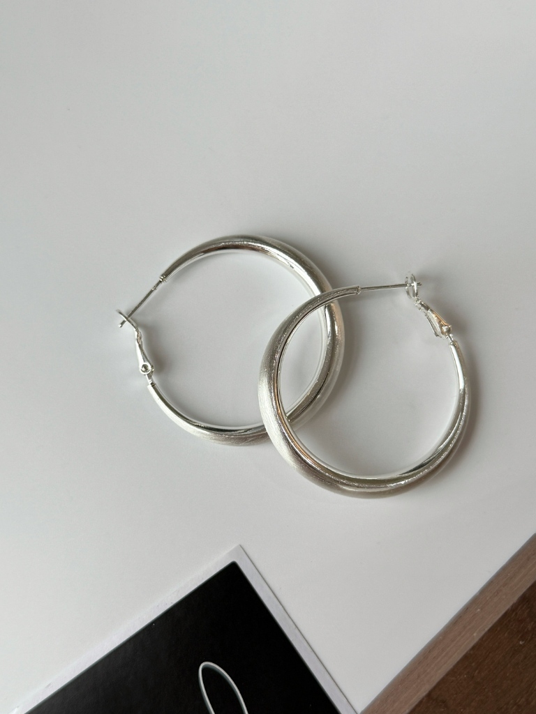 Zahra Frosted Hoop Earrings