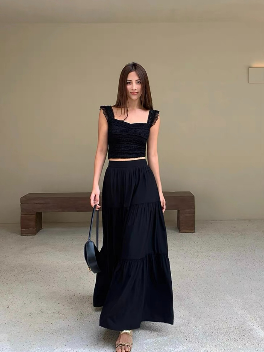 Feliciona Lace Trim Sweehear Crop Top