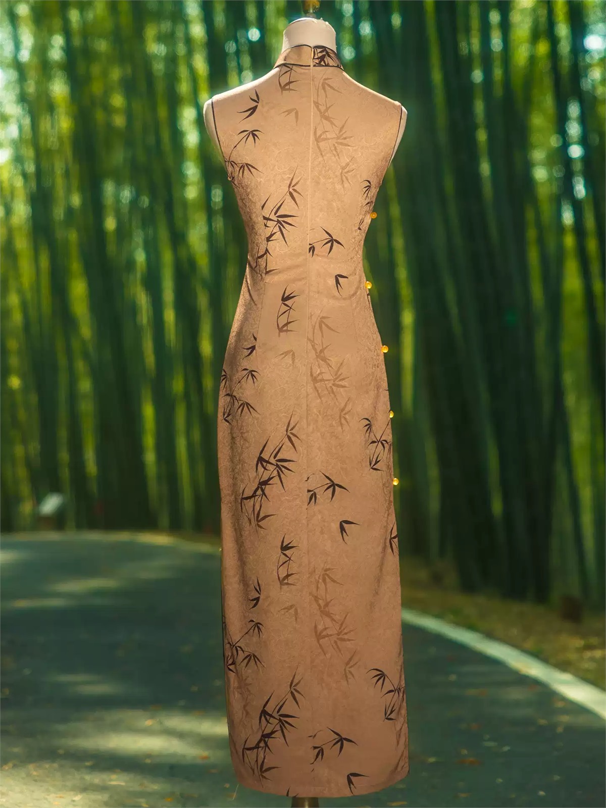 Ya Cha Bamboo Embroidered Sleeveless Cheongsam