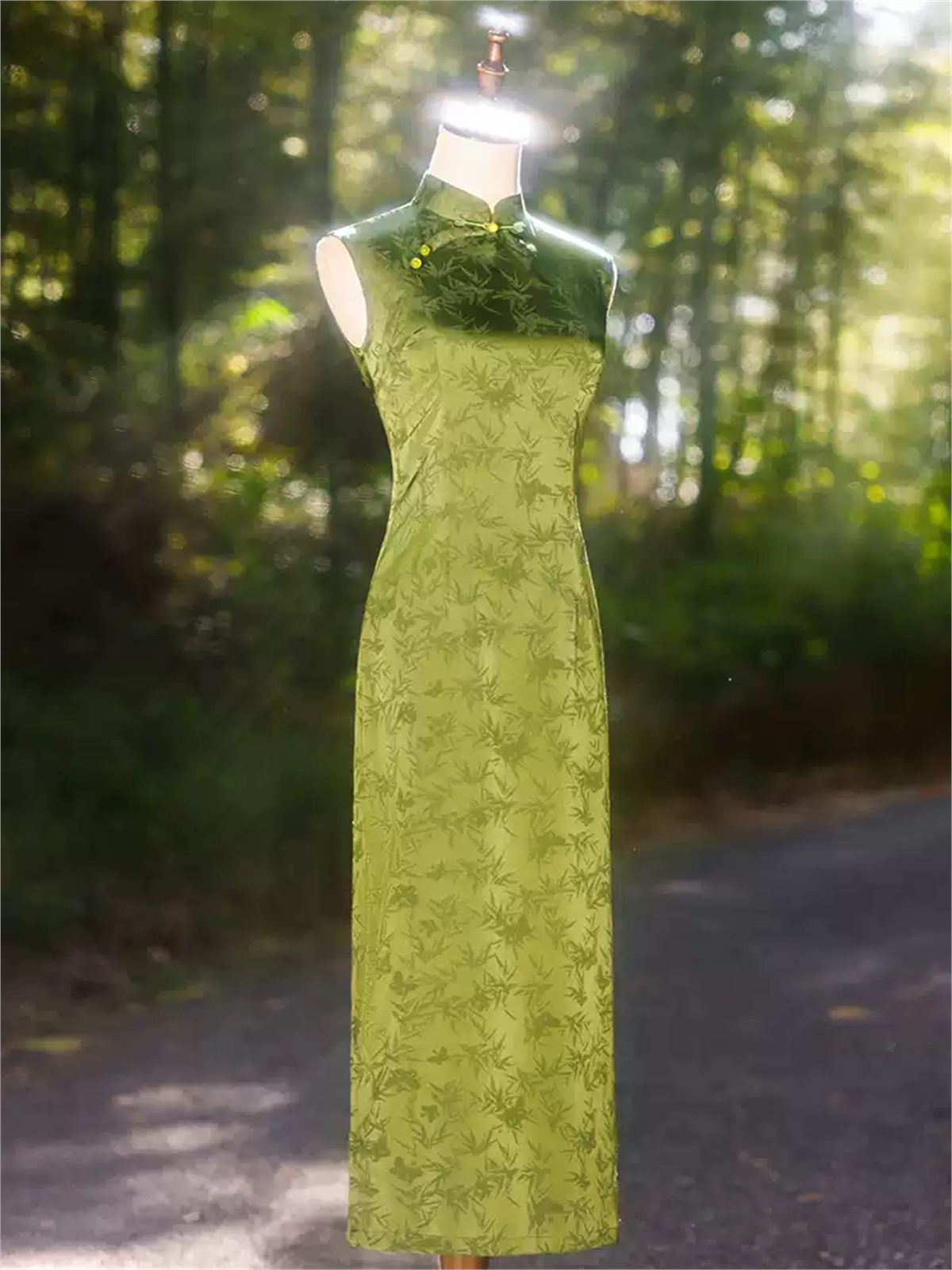 Yun Bie Bamboo Print Sleeveless Cheongsam