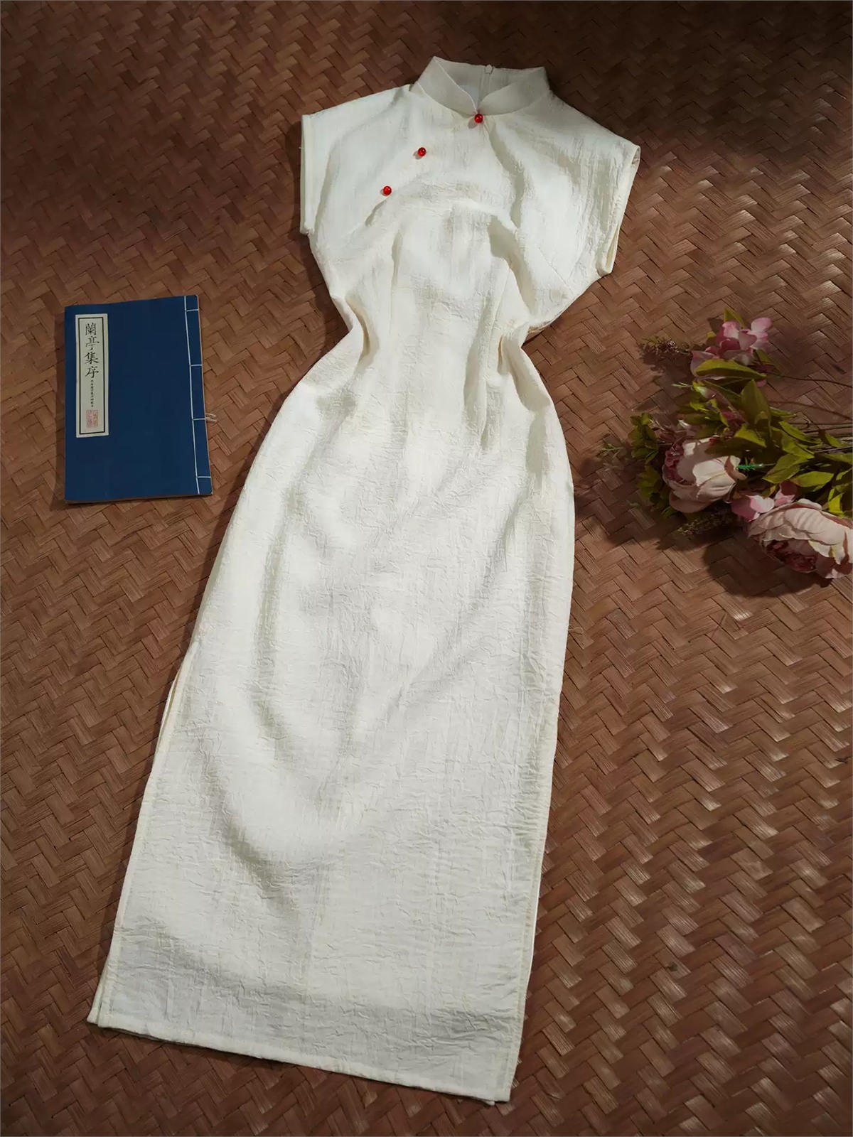 Yun Da Textured Sleeveless Cheongsam