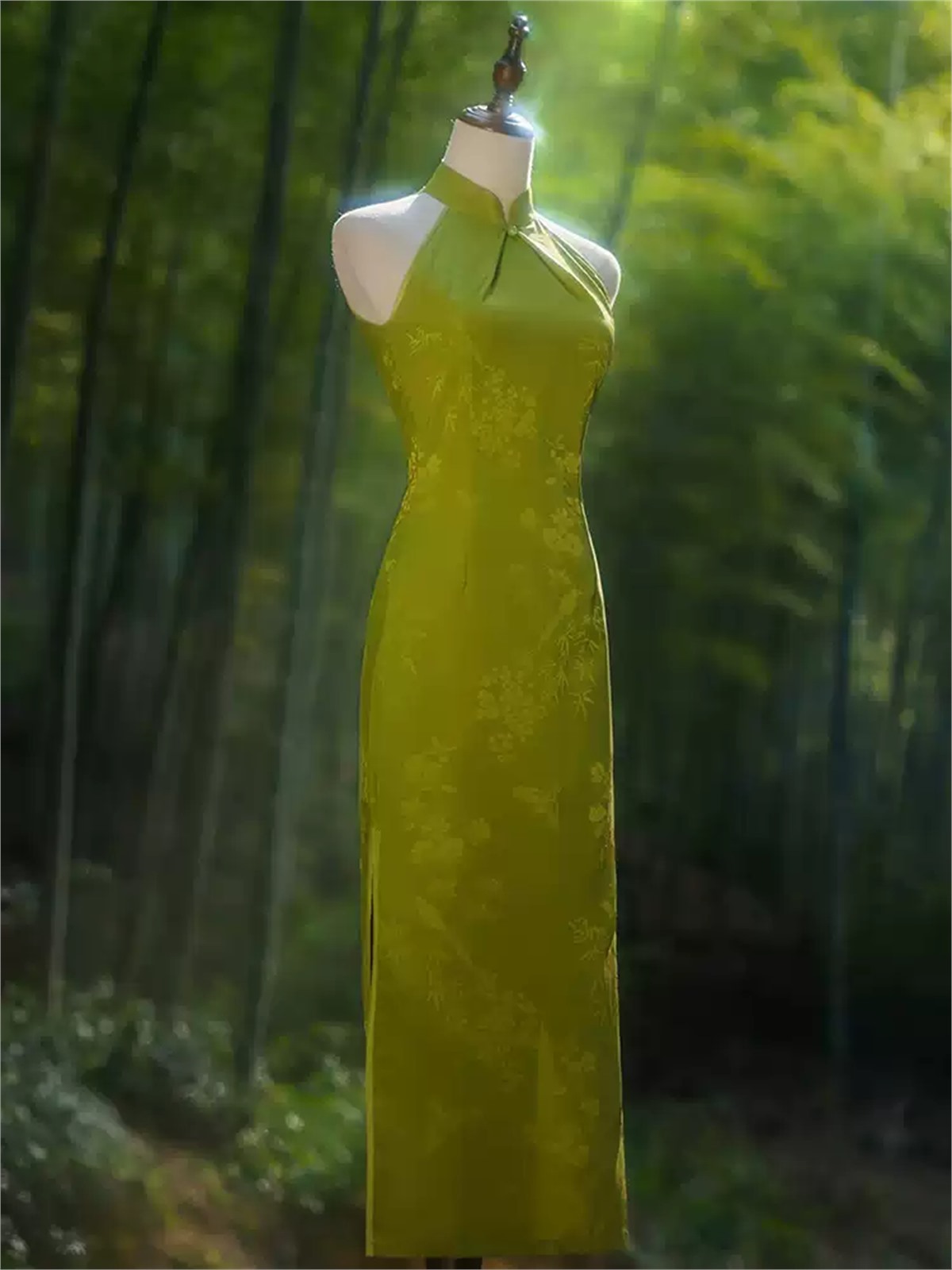 Yun Bing Floral Halter Cheongsam