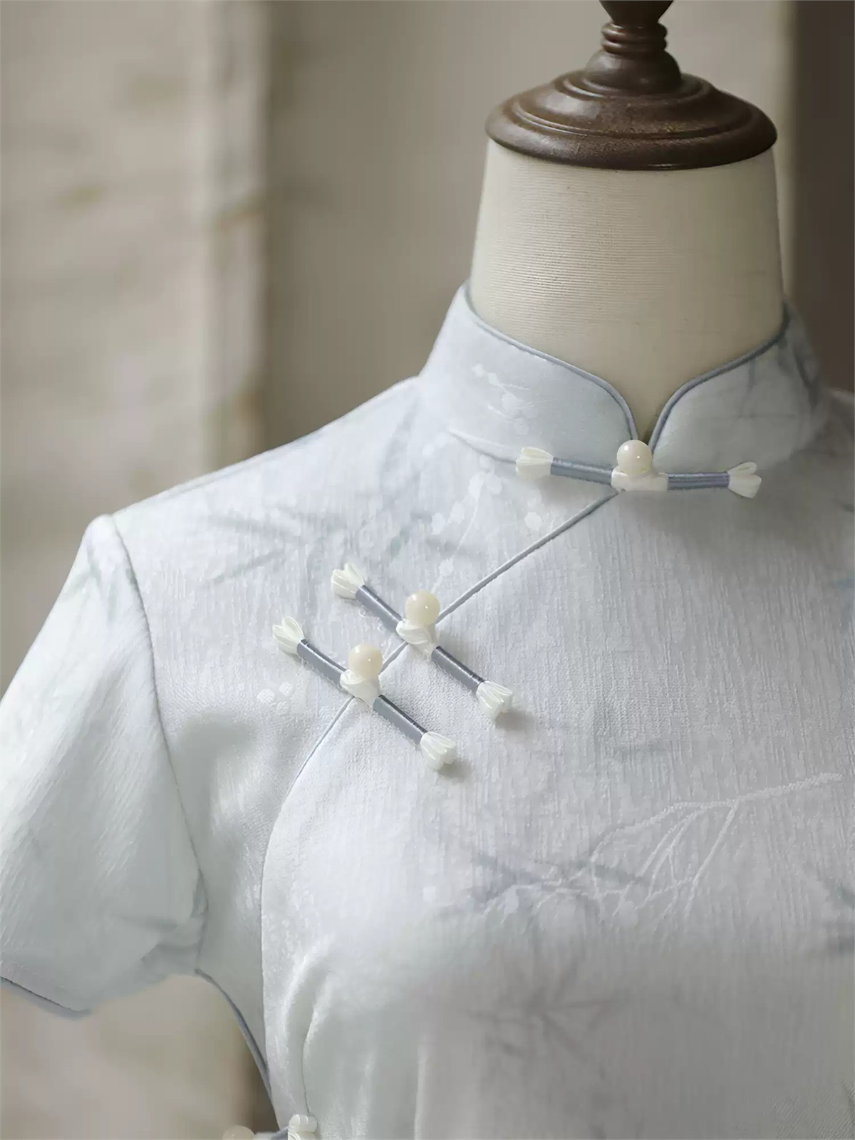 Yun Die Bamboo Print Short Sleeve Cheongsam