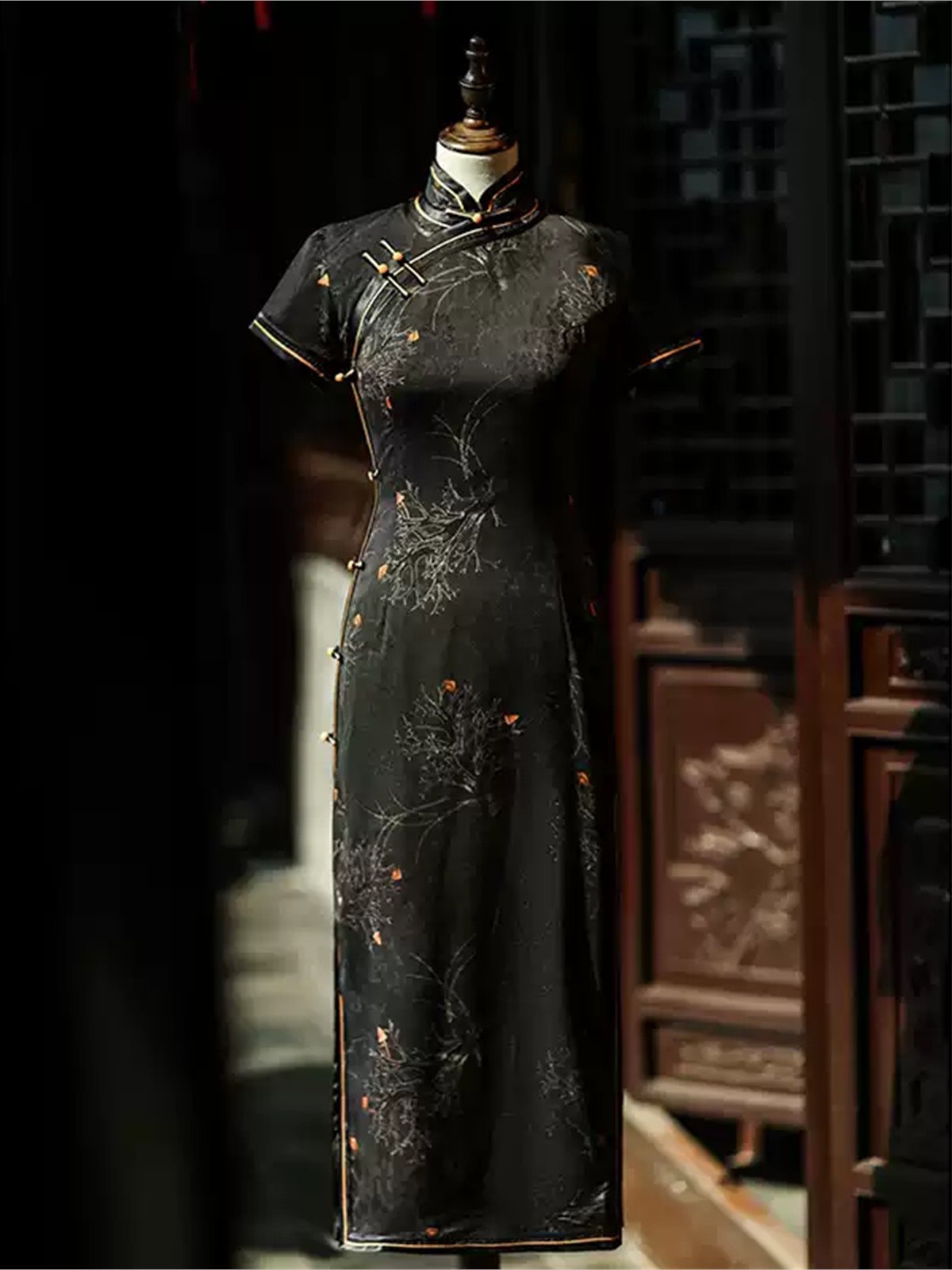 Ya Bao Floral Jacquard Cheongsam
