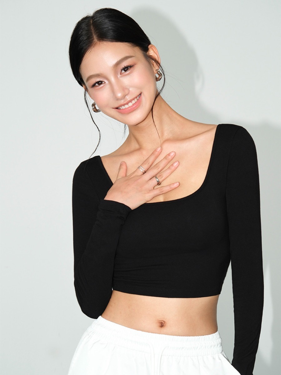 Mazzy Low Back Padded Crop Top-The Black Bow-
