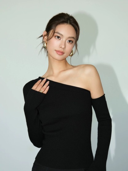Moriah Asymmetric One Shoulder Top-The Black Bow-