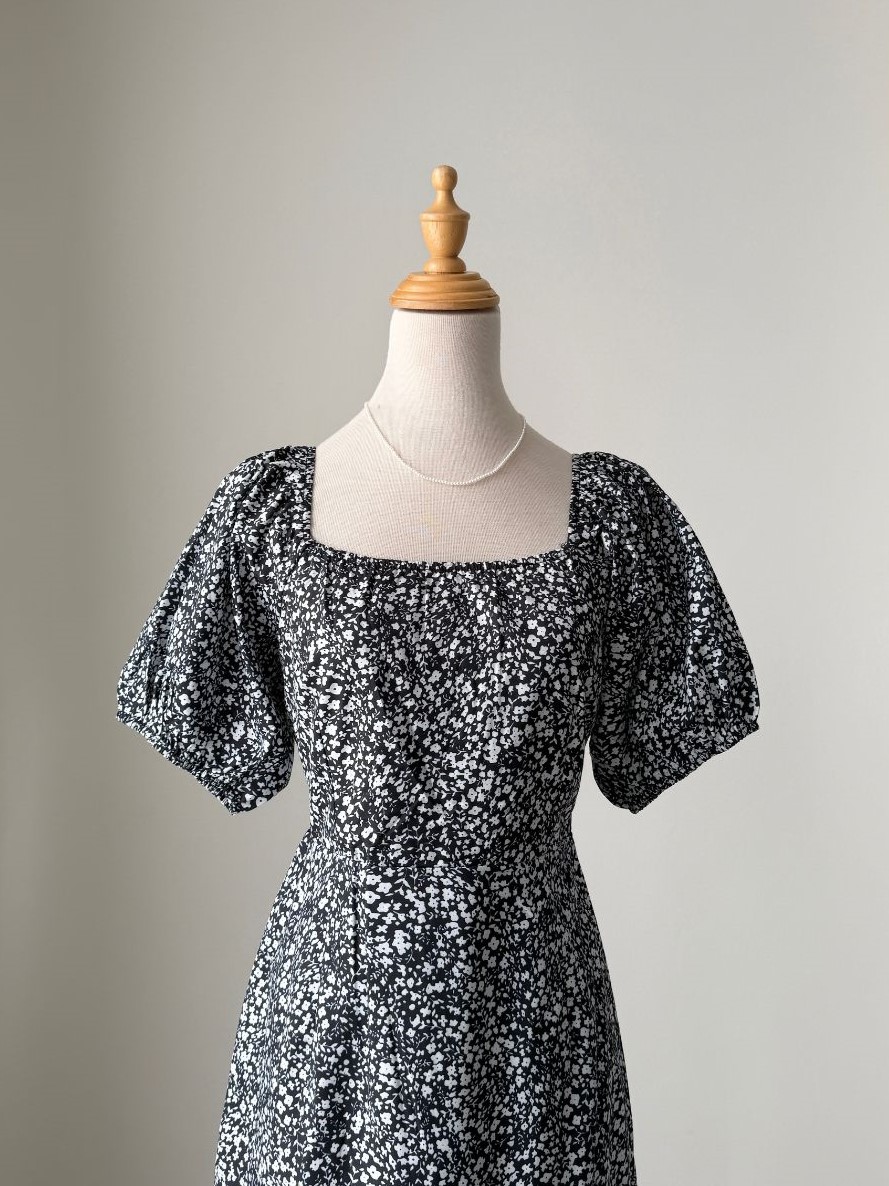 Xenal Floral Puff Sleeve Dress (Discounted-L size)-The Black Bow-