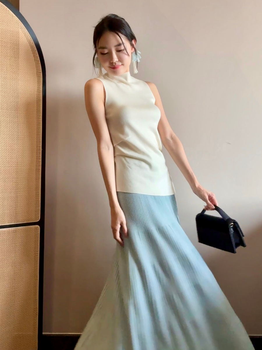 Emma Pleated Maxi Skirt