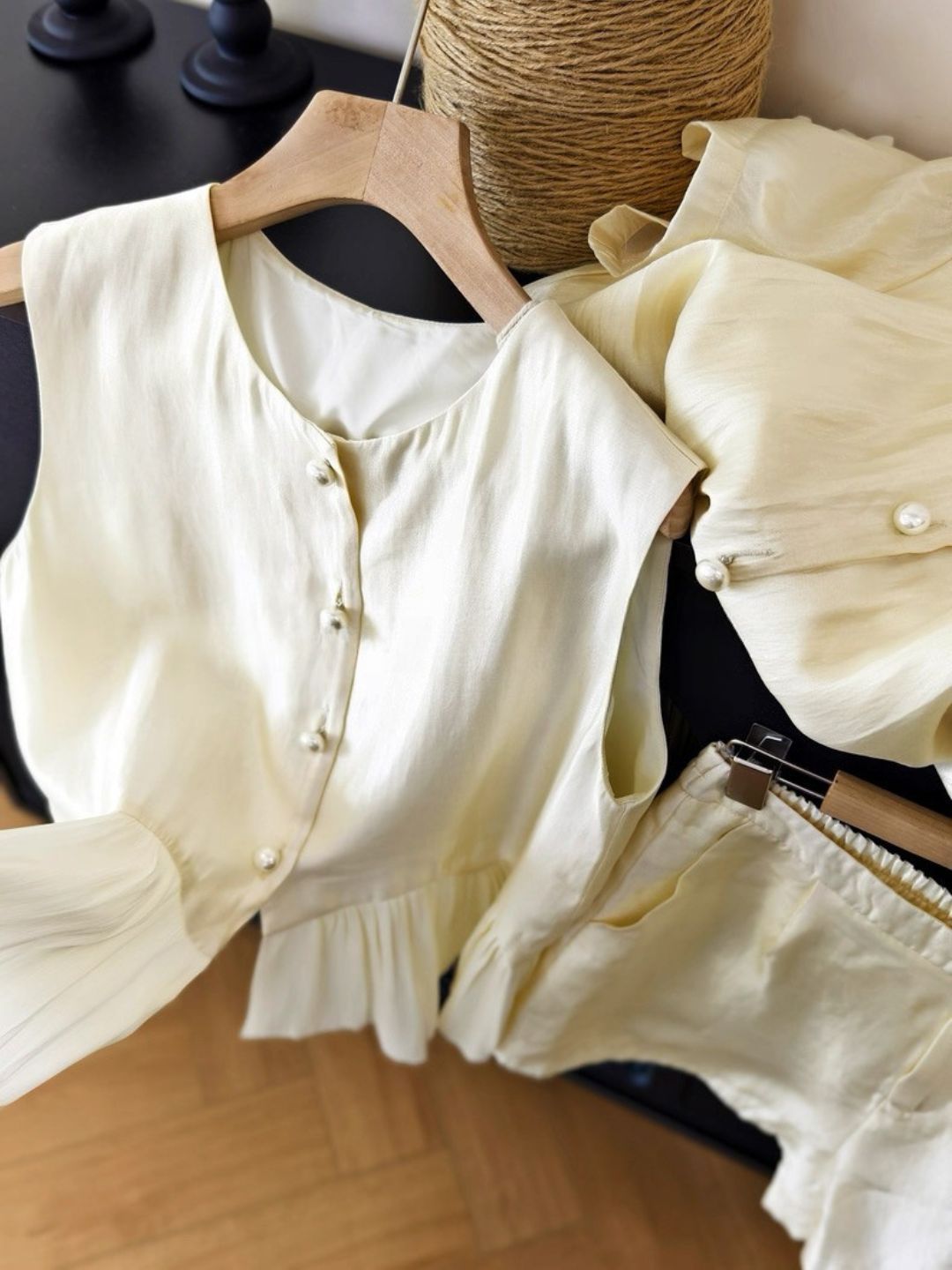 Ling Ci Sleeveless Top & Shorts Set