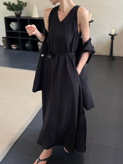 Amelia  V Collar Maxi Dress with Belt Tie