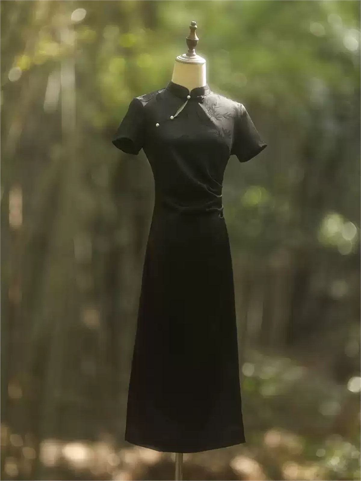 Ya Ben Jacquard Cheongsam