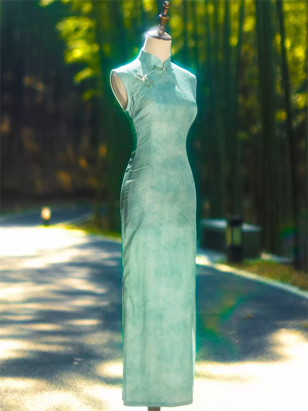 Yun Chi Jacquard Sleeveless Cheongsam