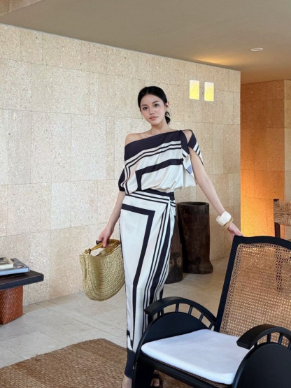 Wrenley Geometric Draped Top