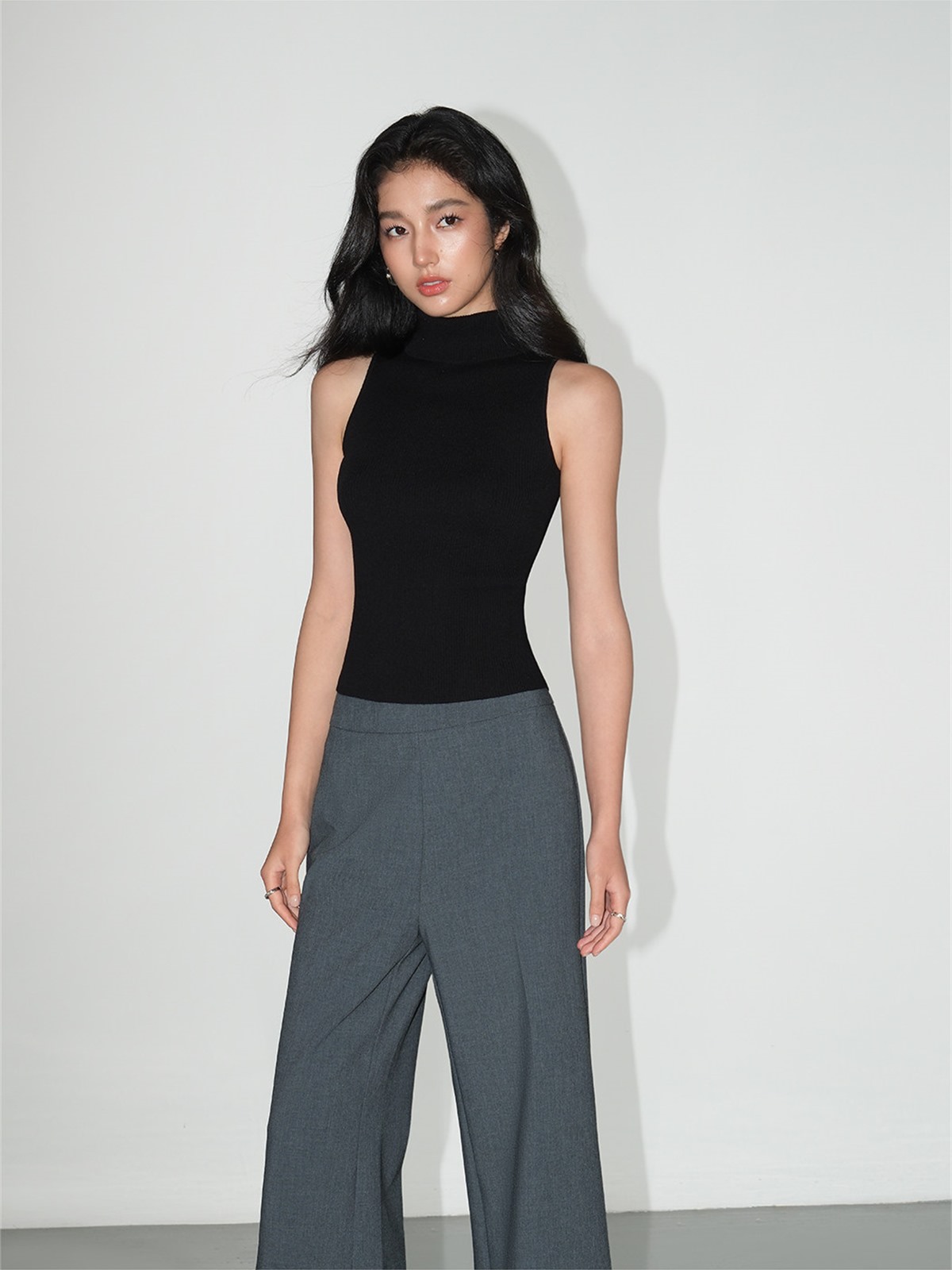 Lavinia Ribbed Turtleneck Sleeveless Top