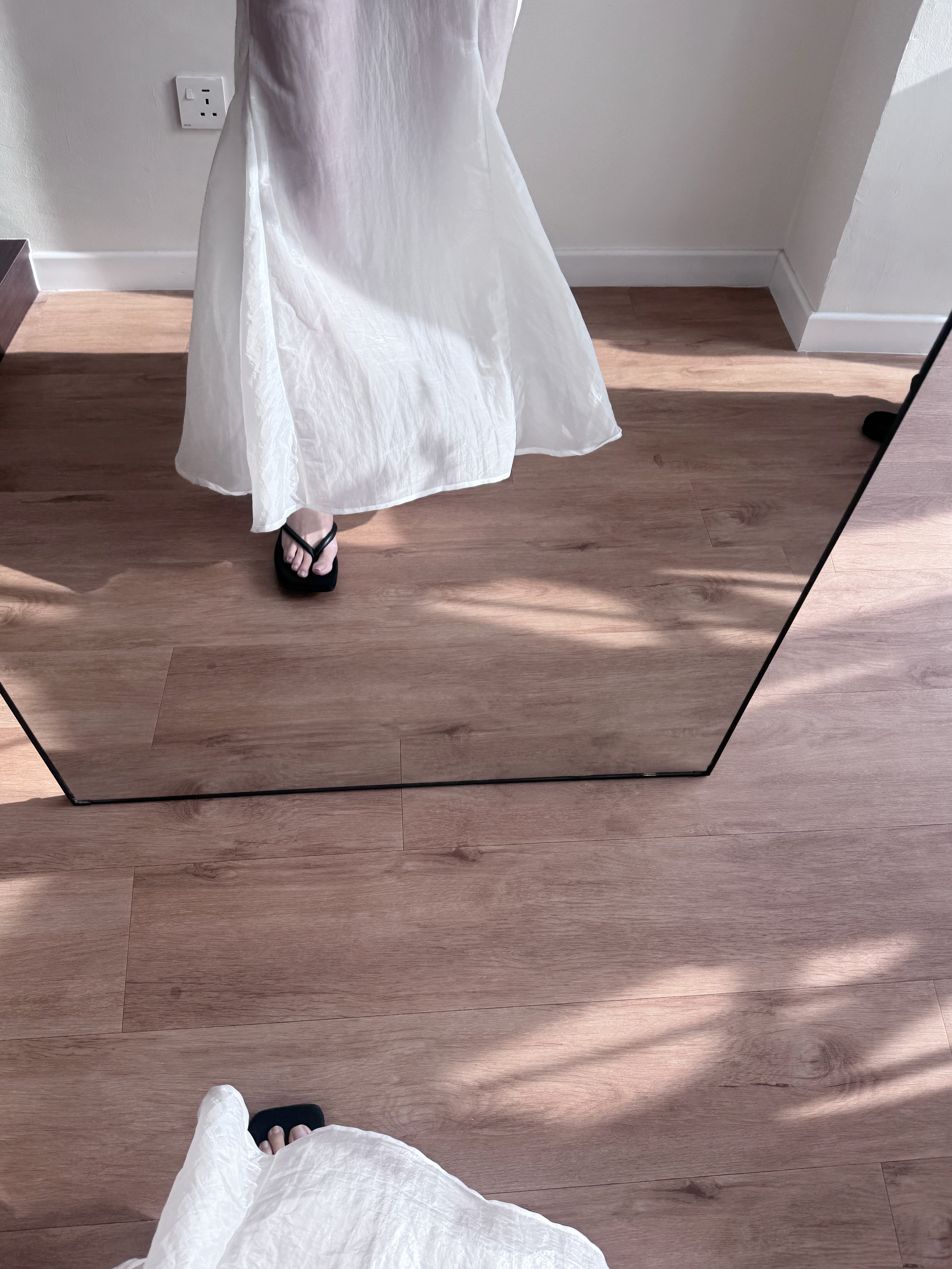 Vivay Flowy Panel Dress