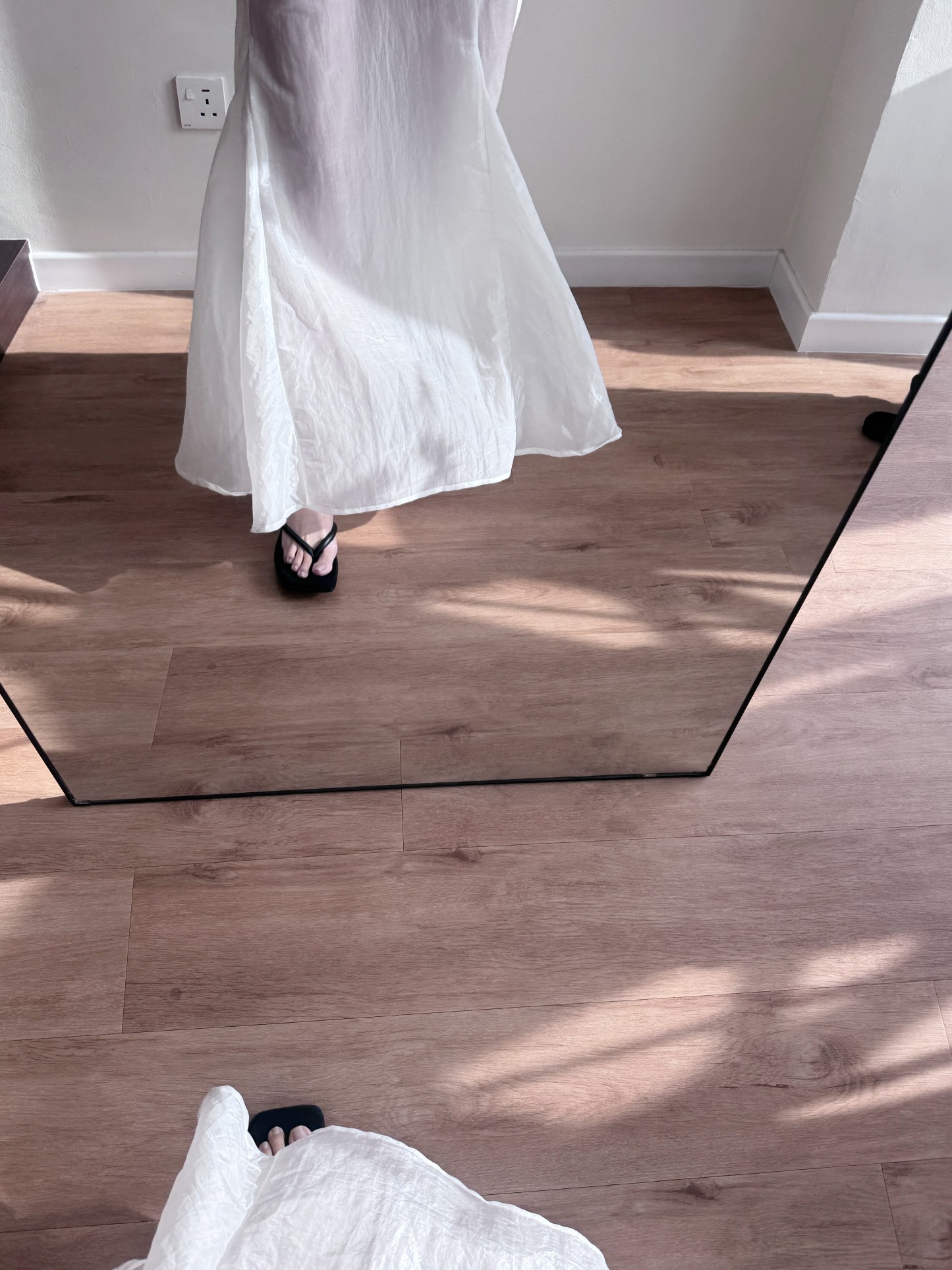 Vivay Flowy Panel Dress