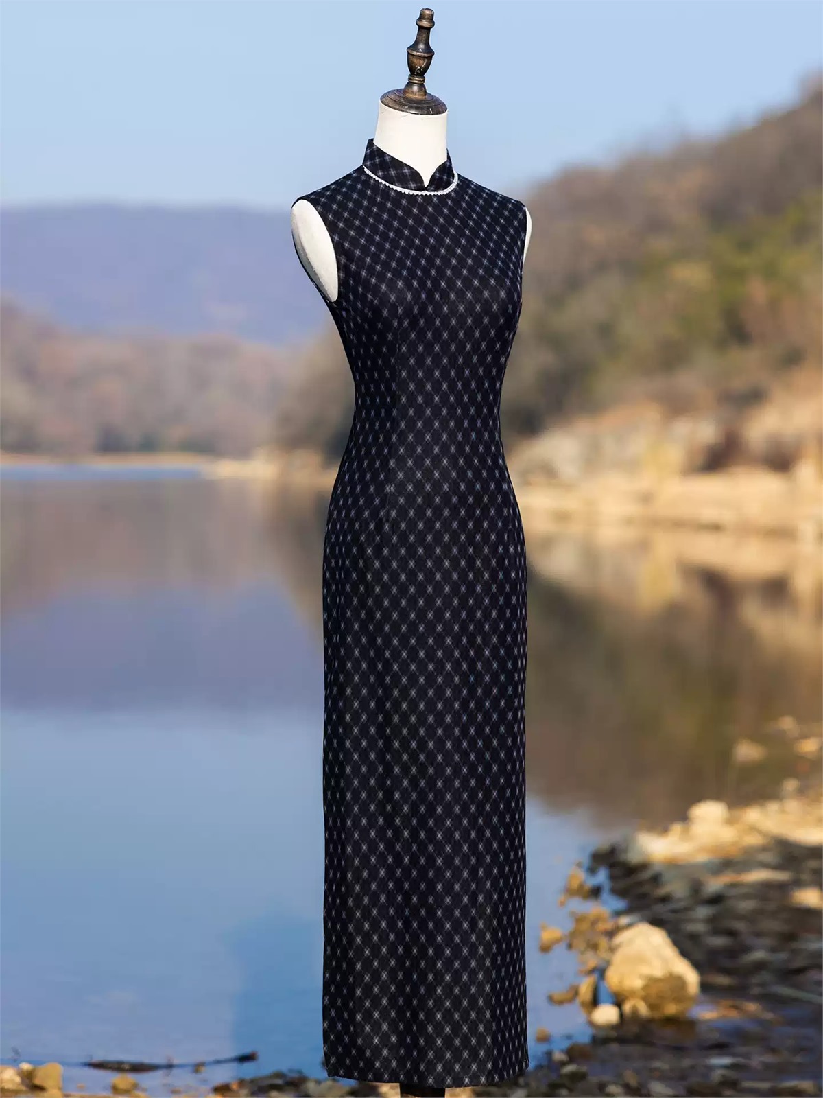 Ya An Diamond Pattern Sleeveless Cheongsam