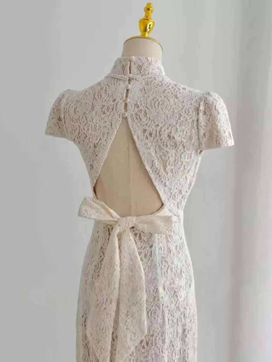Wan Ru Bare Back Lacey Cheongsam-The Black Bow-