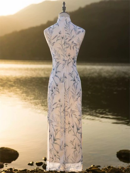 Yun Diu Botanical Print Sleeveless Cheongsam
