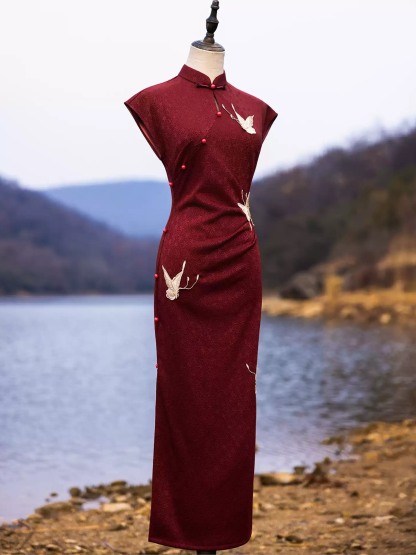 Ya Cen Crane Embroidered Cap Sleeve Cheongsam