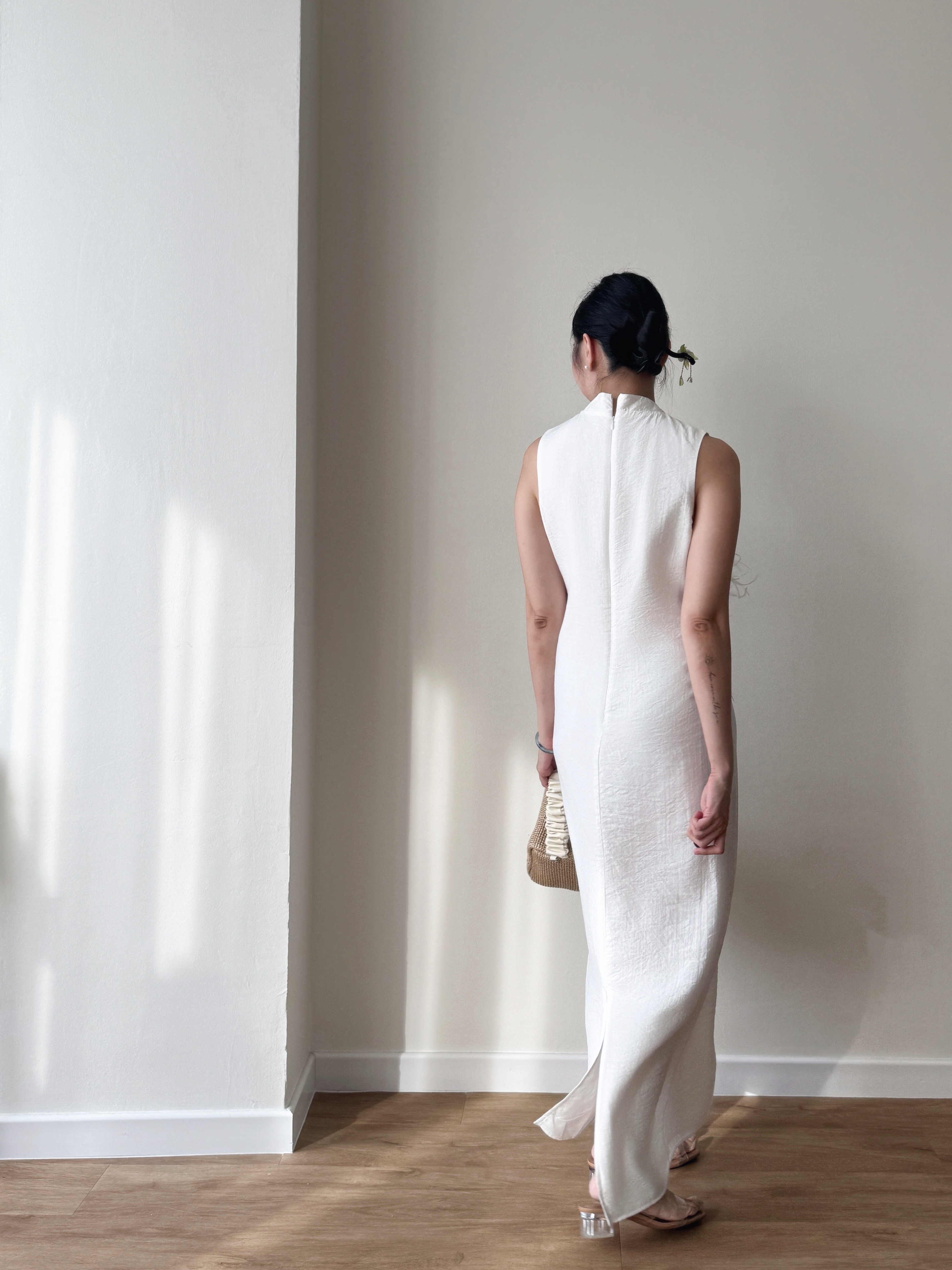 Li Bai Straight Cut Sleeveless Cheongsam